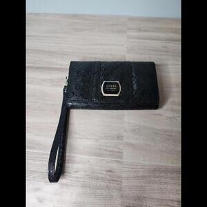 Guess wallet with strap‎